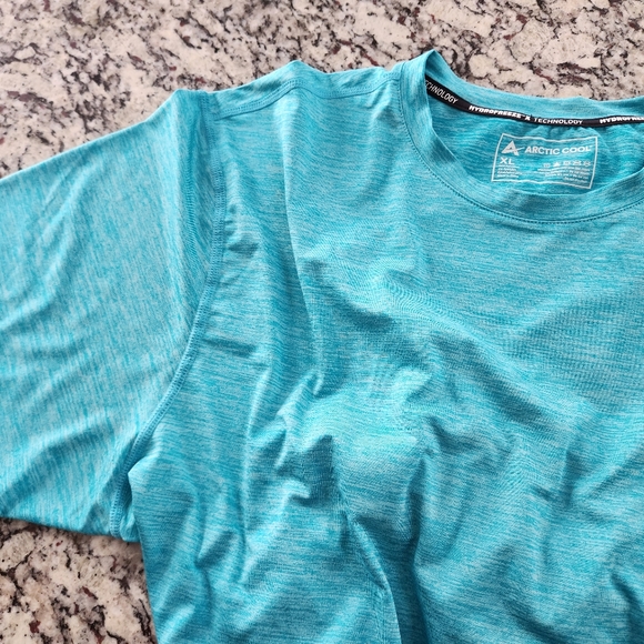 2 Men's size XL Arctic Cool t-shirts - Picture 3 of 4